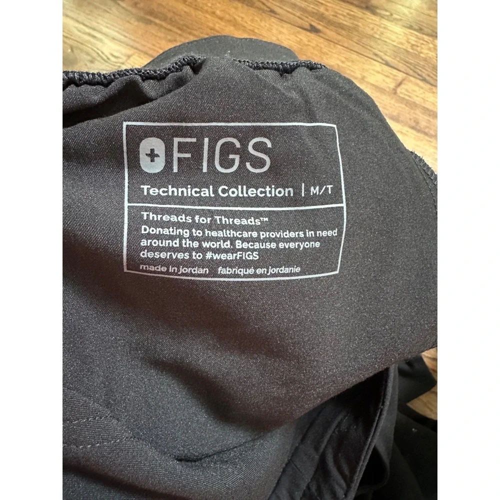 FIGS Technical Collection Black Cargo Jogger Scrubs Size Medium TALL